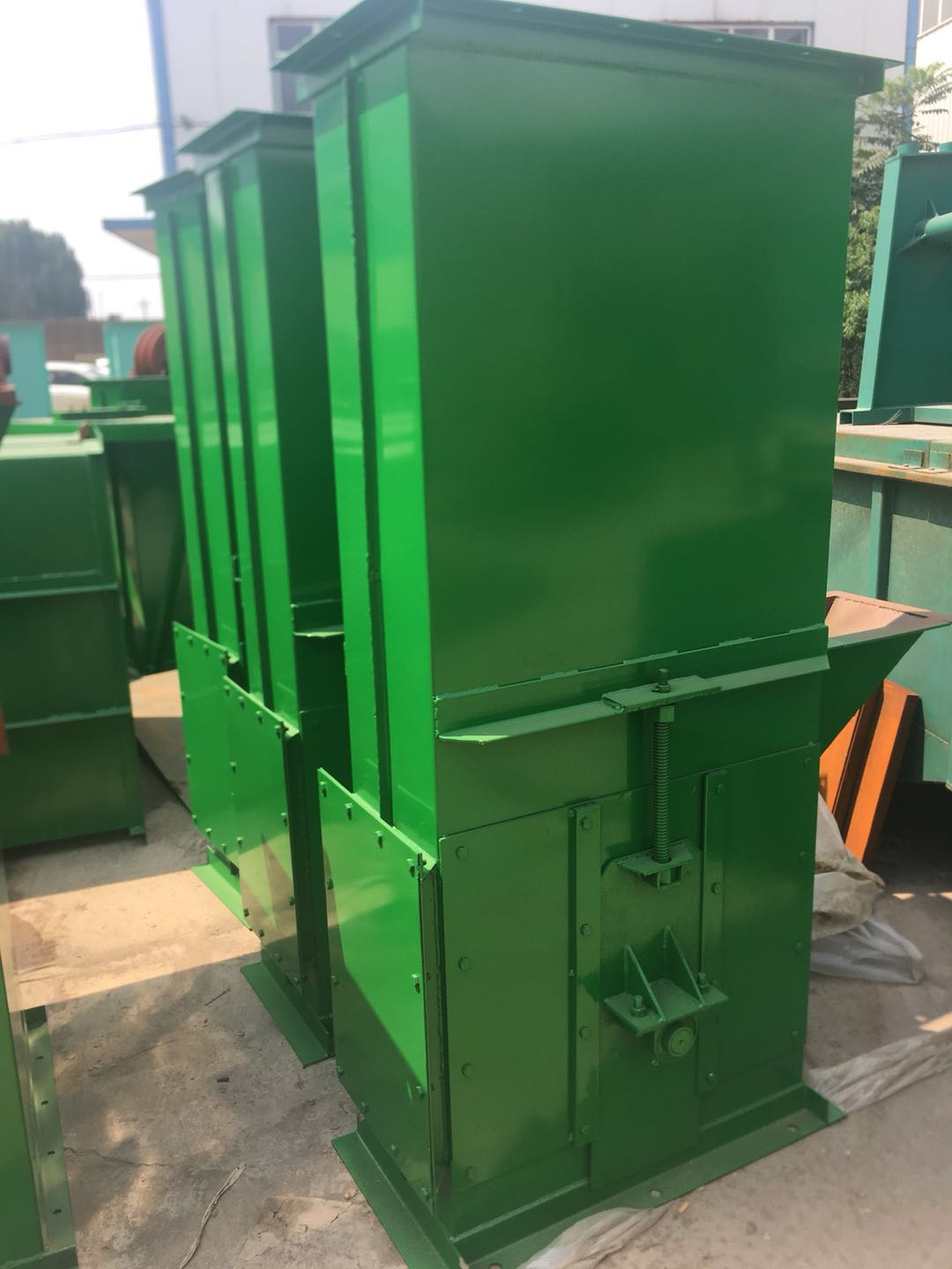 斗提機(jī)下箱體密封處理展示 斗提機(jī)下箱體密封處理展示